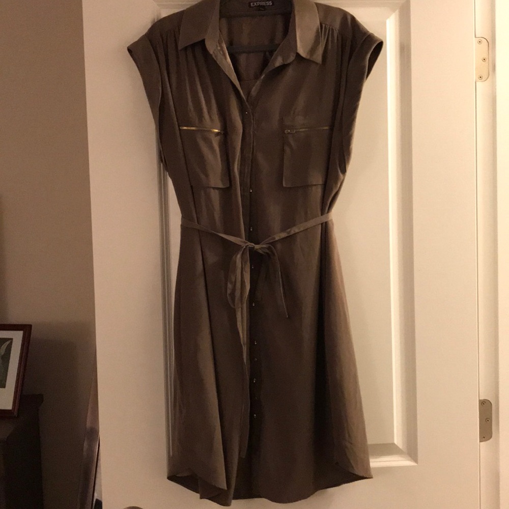 Shirt dress with tie belt